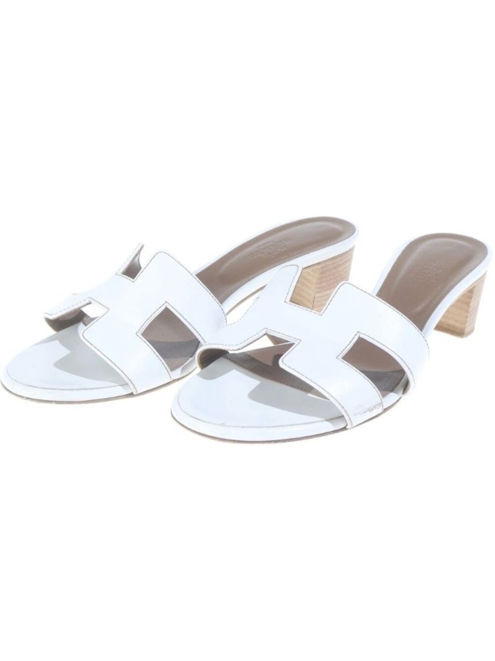 Hermes Oasis Leather Cut Heels